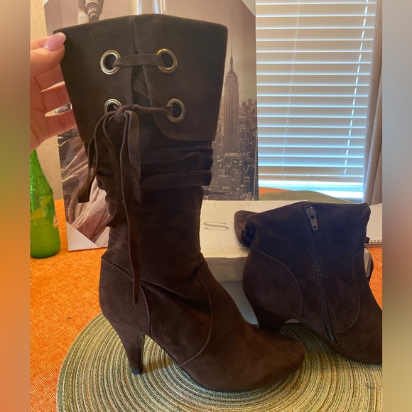 Genuine leather brown suede boots. - Picture 7 of 10